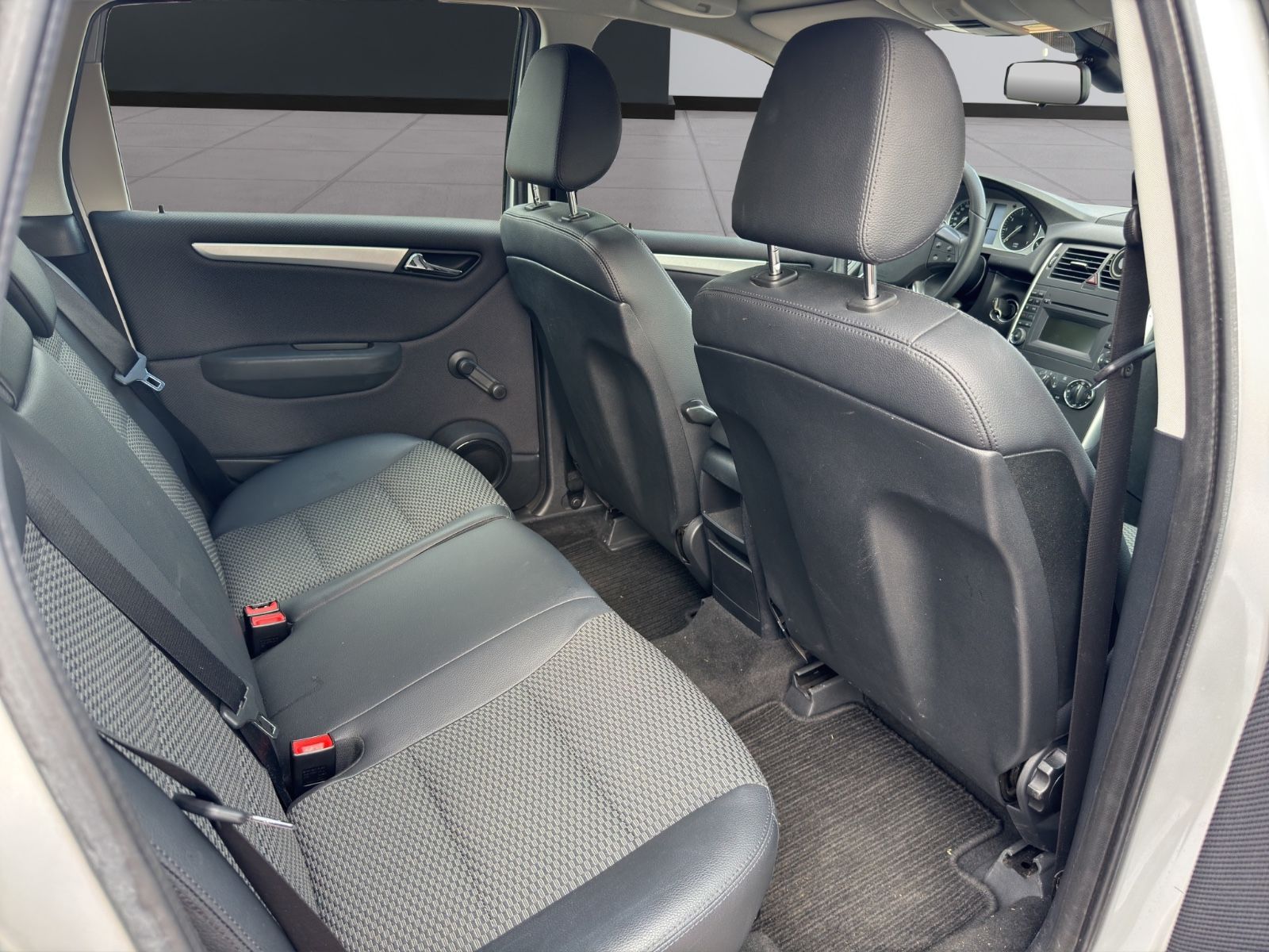 Fahrzeugabbildung Mercedes-Benz B 200 Sport Edition*2*Hand**TÜV*Neu*Automatik