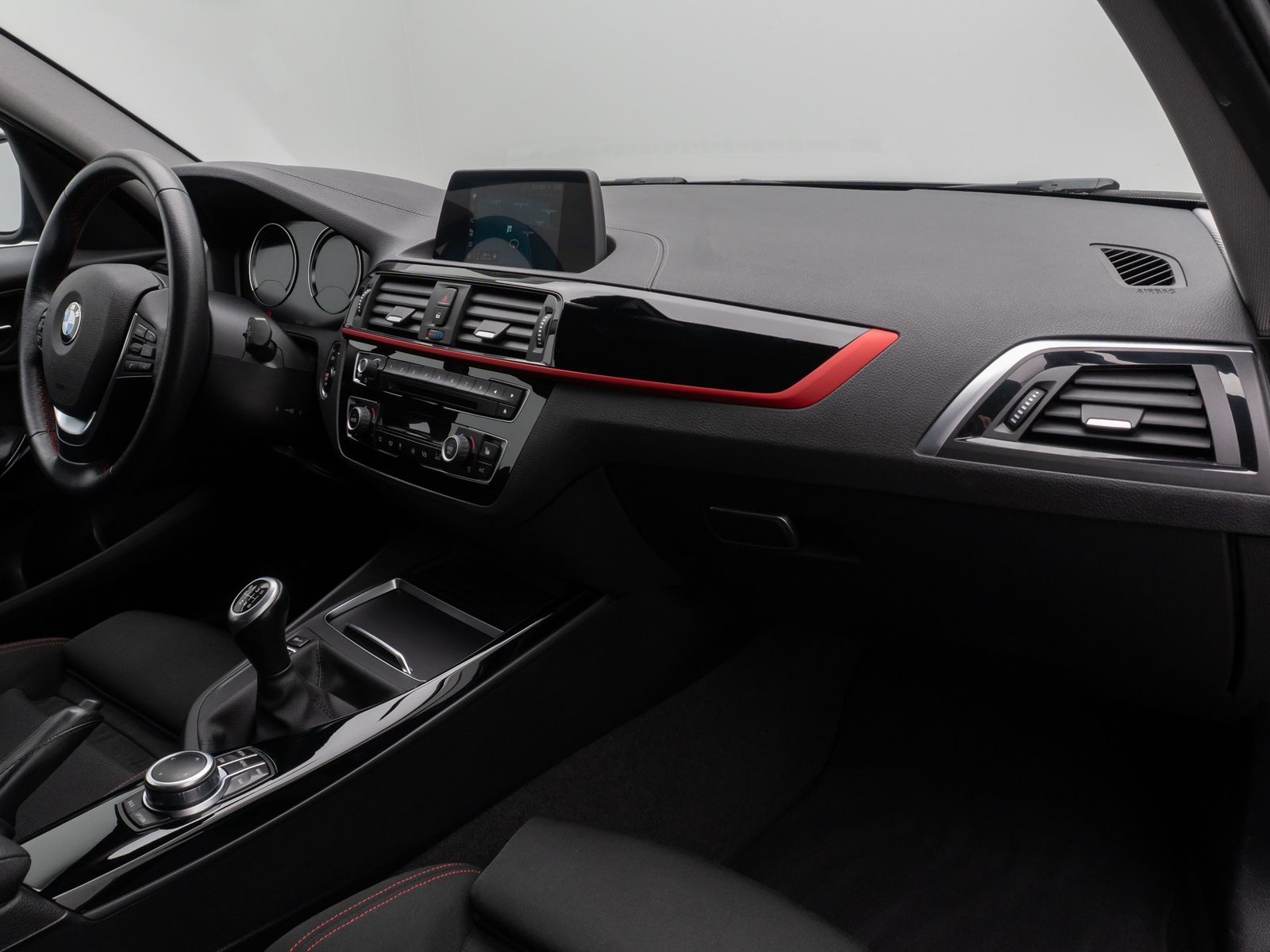 Fahrzeugabbildung BMW 118i Sport Line LED NaviBusiness Lordos Tempomat