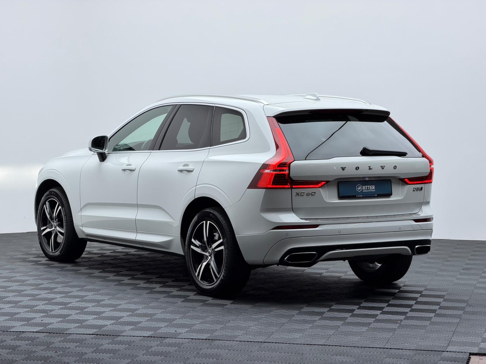 Volvo XC60 D5 AWD R-Design AHK 3D-NAVI Intel Sport