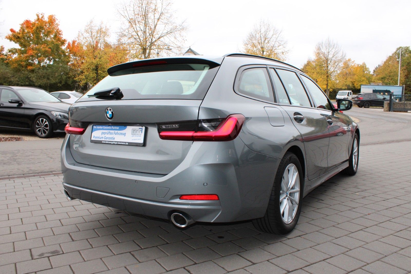 BMW 320 d xDrive Touring NAVI SHZ LED PDC AUT LIVE foto 3