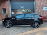 Volvo V60 Cross Country D4 AUTOM,H&K,DACH,XENON,DAB - gebrauchte Volvo V60 Cross Country aus dem Jahr 2017