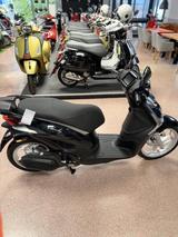 Piaggio LIBERTY 50 LED USB LM fahrbar ab 15 Jahren - PIAGGIO LIBERTY 50
