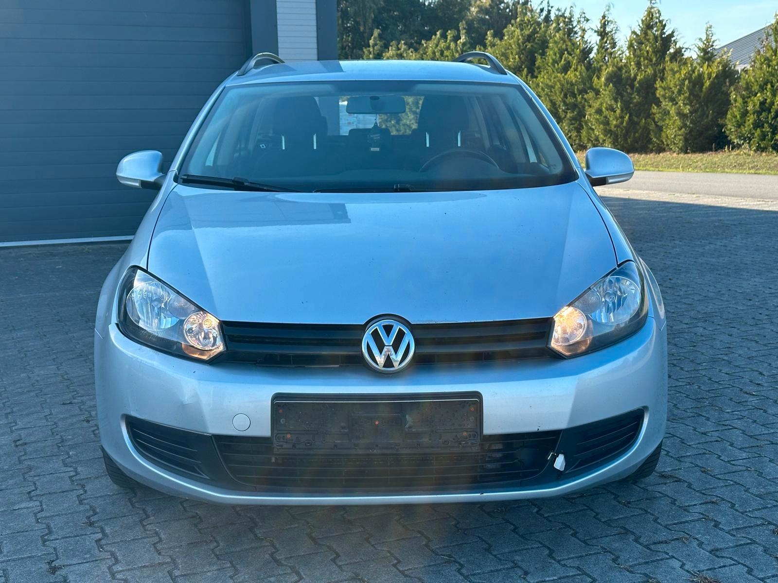 Volkswagen Golf 2013 — rear view