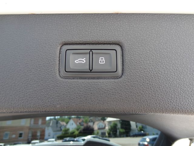 Fahrzeugabbildung Audi Q7 3.0TDI/HUD/Pano/StH/22-Zoll/1.Hd/AHK/3xS-Line