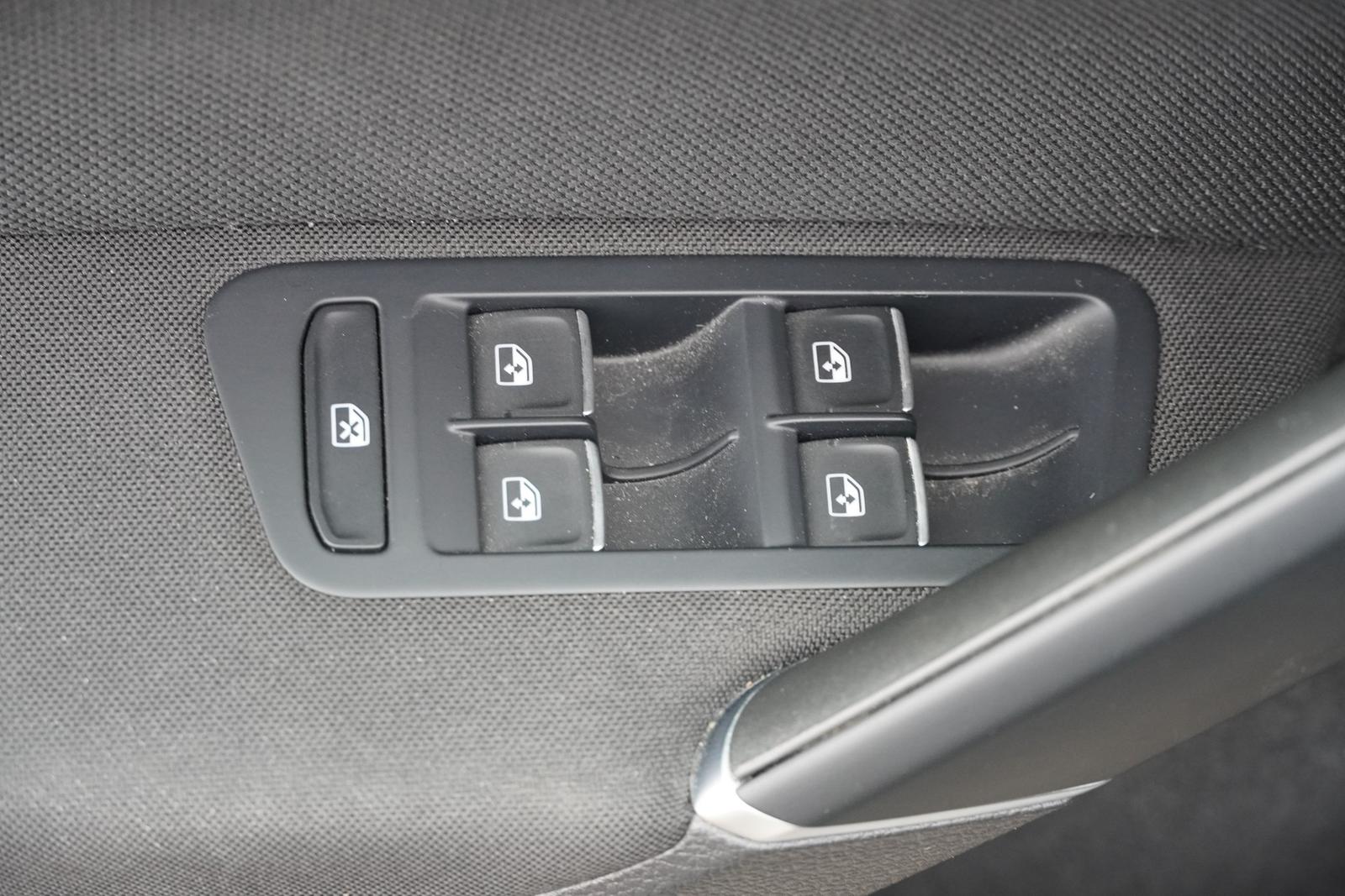 Volkswagen Golf VII 2.0 GTI Performance DSG LED Navi ACC