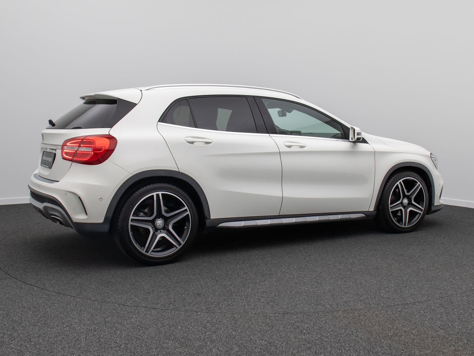 Fahrzeugabbildung Mercedes-Benz GLA 200 Street Style ParkAss Navi Bi-Xenon Leder