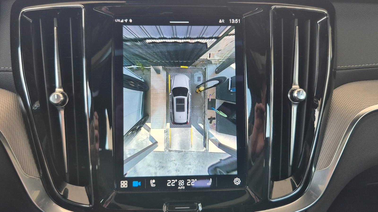 Volvo V60 Ultimate Dark 360 H&K Pano LED 4xSHZ
