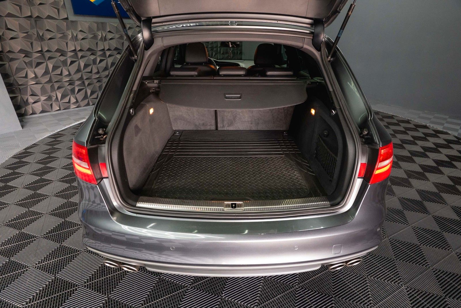 Fahrzeugabbildung Audi S4 Avant 3.0 TFSI quattro | Top Zustand | LED