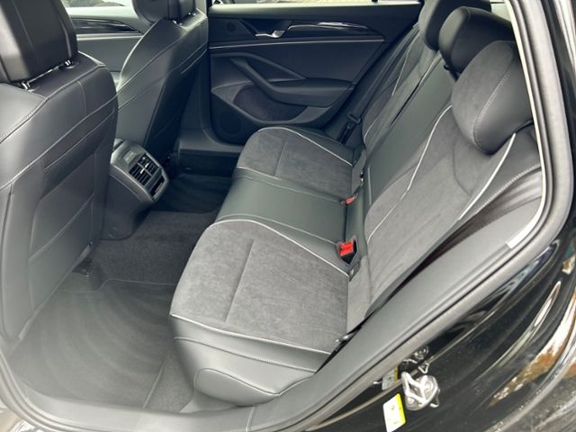 Fahrzeugabbildung Volkswagen Passat 1.5 eTSI BUSINESS AHK IQ DRIVE AREA VIEW