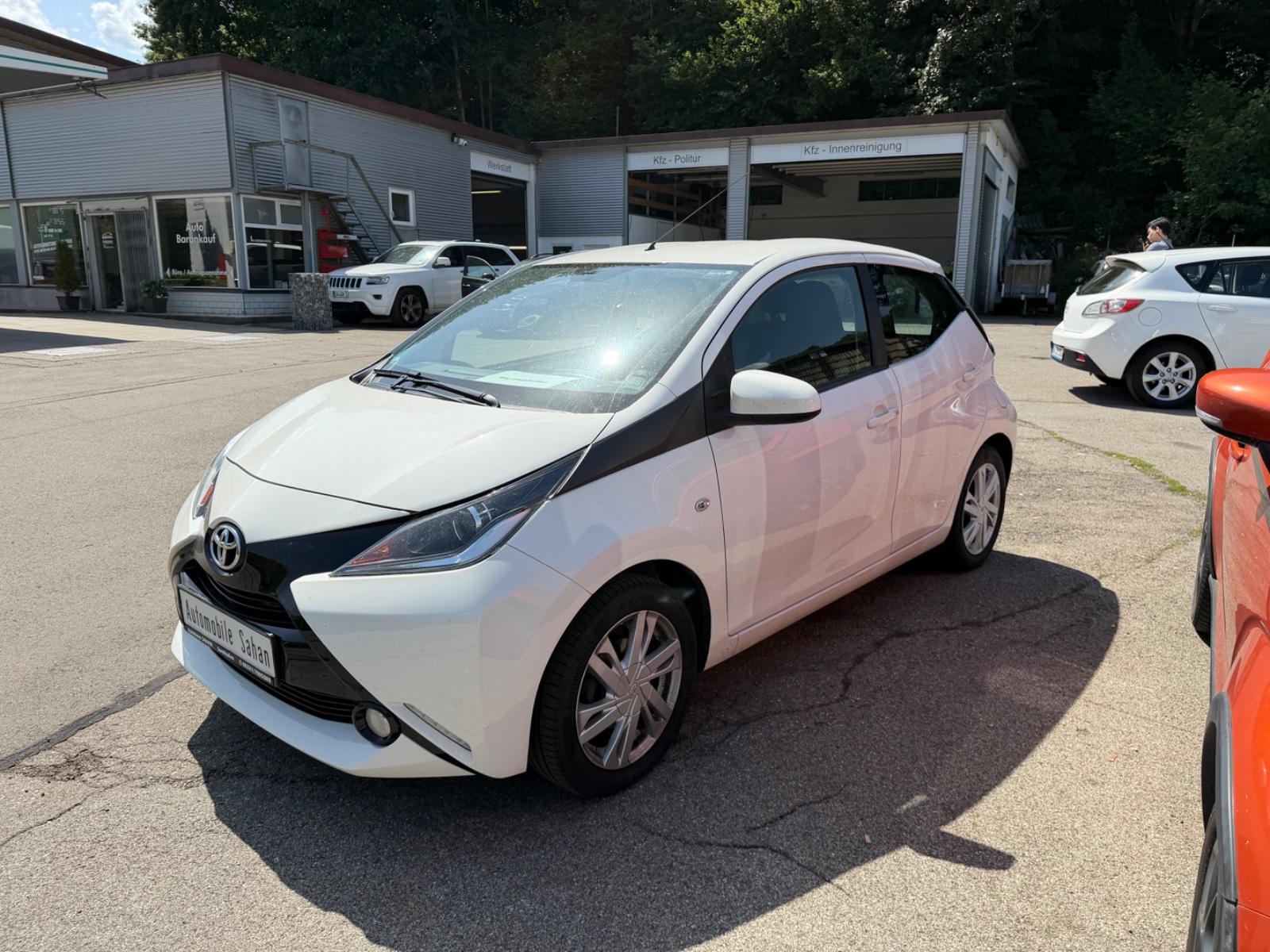 Toyota Aygo AYGO x-play touch 1.Hand