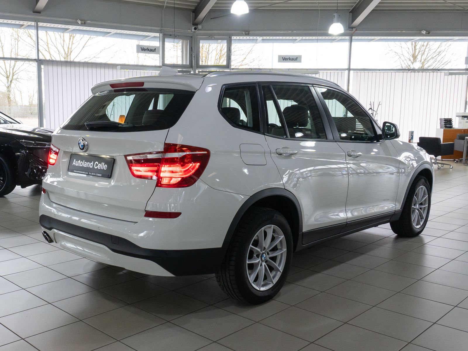 Fahrzeugabbildung BMW X3 xD30d Panorama HUD HiFi Xenon PDC Sport Leder