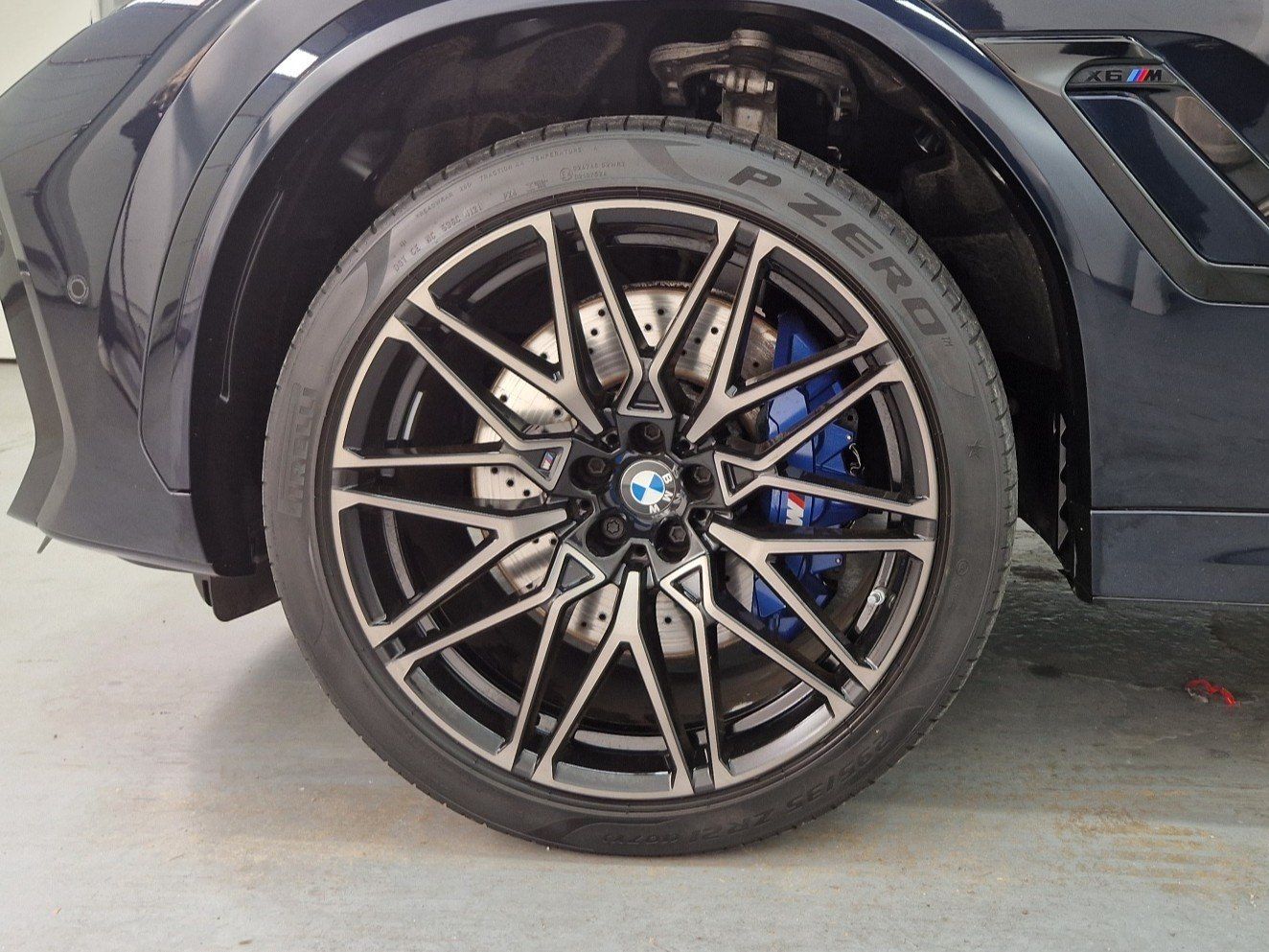BMW X6 M  xDrive Competition HUD LED Harman-Kardon – Bild 7