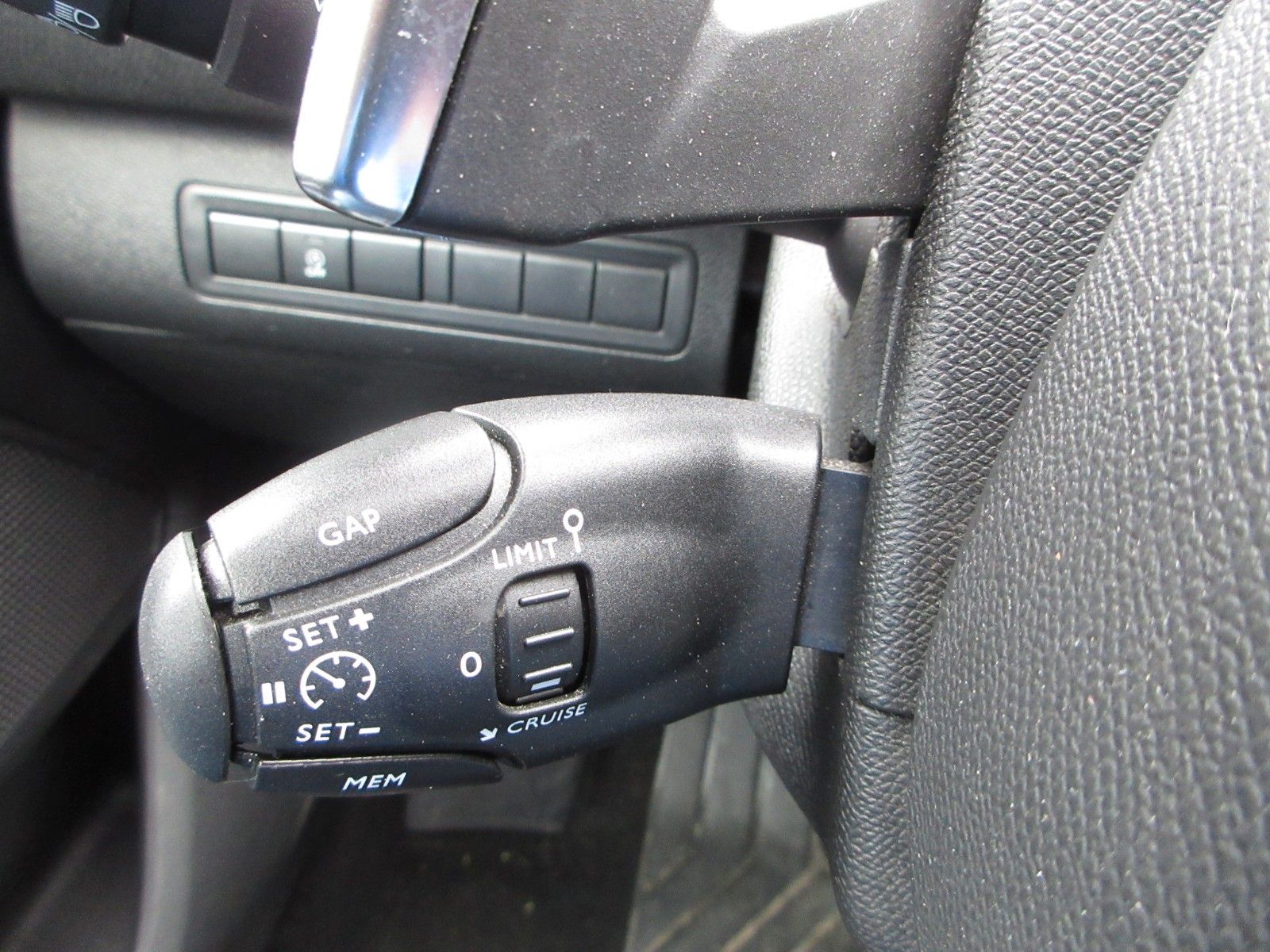 Fahrzeugabbildung Peugeot 308 SW Allure 1.5D LED/NAVI/SHZ/PDC/R´CAMERA