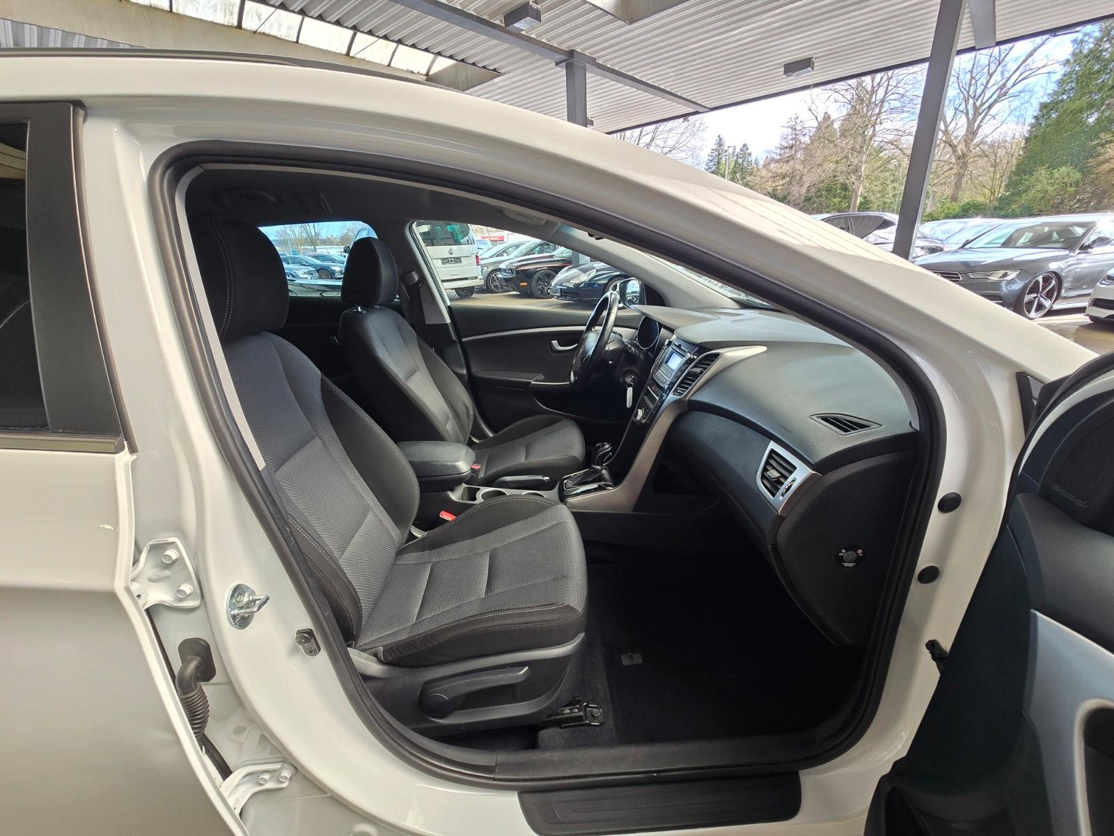 Hyundai i30 Kombi 1.6 GDi blue Passion Automatik Park/LM