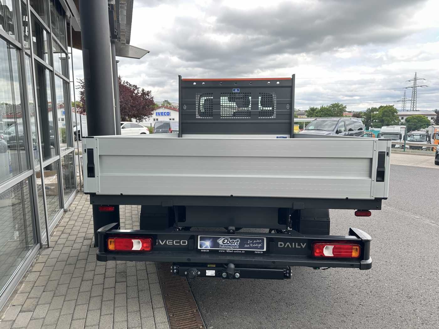 Fahrzeugabbildung Iveco Daily 35S16 A8 Pritsche *R3.450mm*AHK*Automatik*