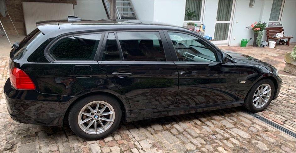 BMW 320 2012 — interior