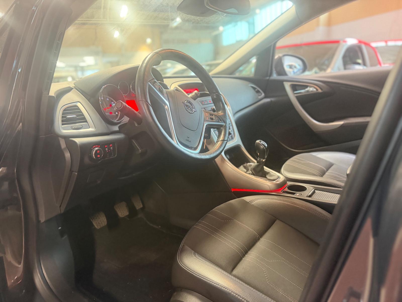 Opel Astra J Lim 150 Jahre Opel