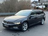 Volkswagen Passat Variant Business 2.0TDI/LED/AHK - Volkswagen Passat mit Diesel-Antrieb