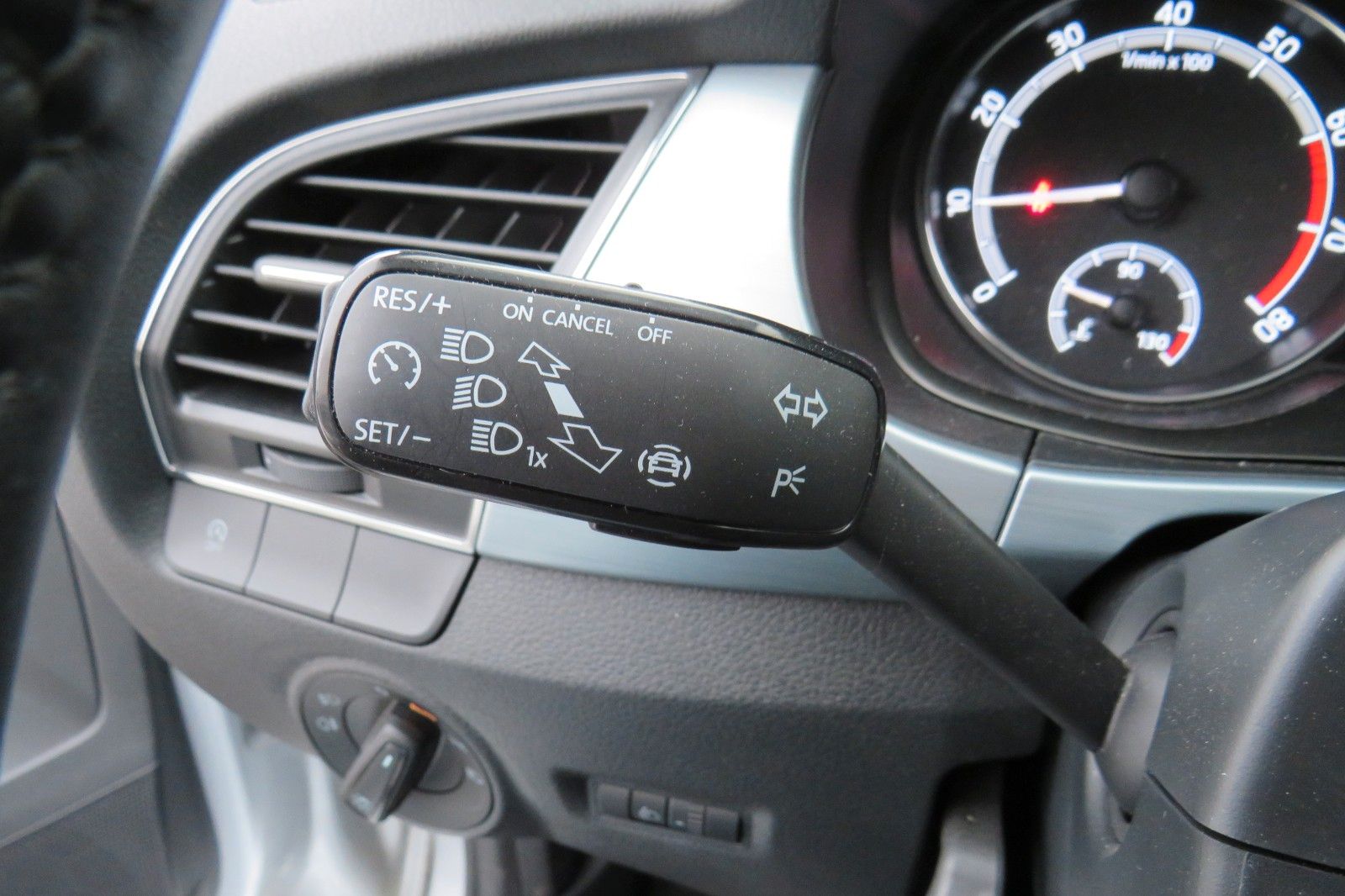 Fahrzeugabbildung SKODA Fabia Combi Ambition SITZH. GJ GRA PDC APP 1.H