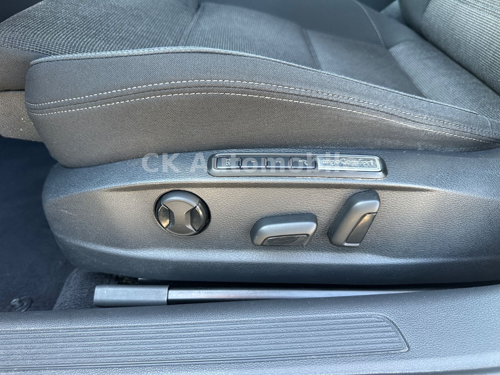 Fahrzeugabbildung Volkswagen Passat Variant Comfortline 2.0TDI/DSG/LED/AHK