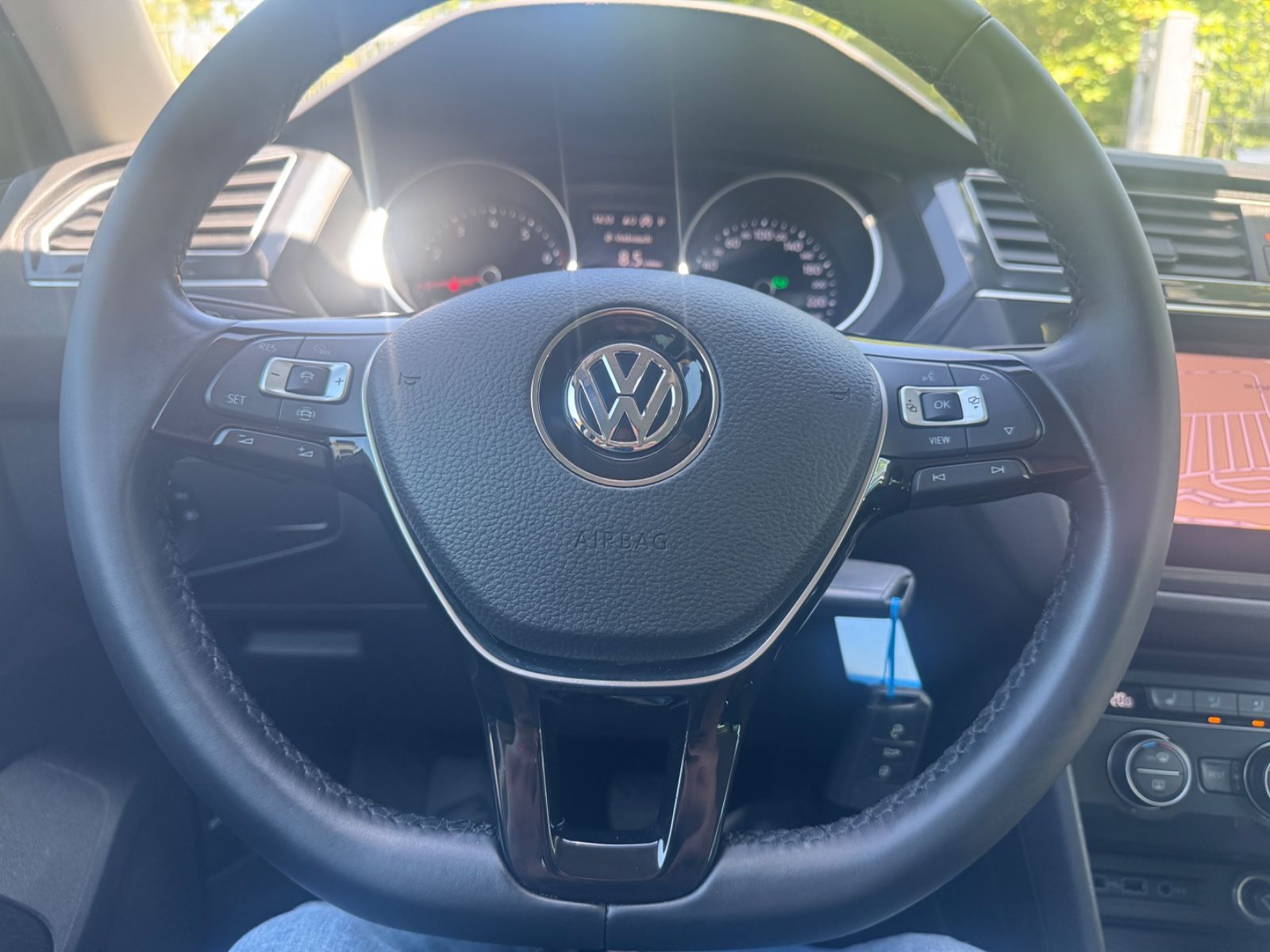 Fahrzeugabbildung Volkswagen Tiguan Comfortline LED+Navi+Kamera+ACC