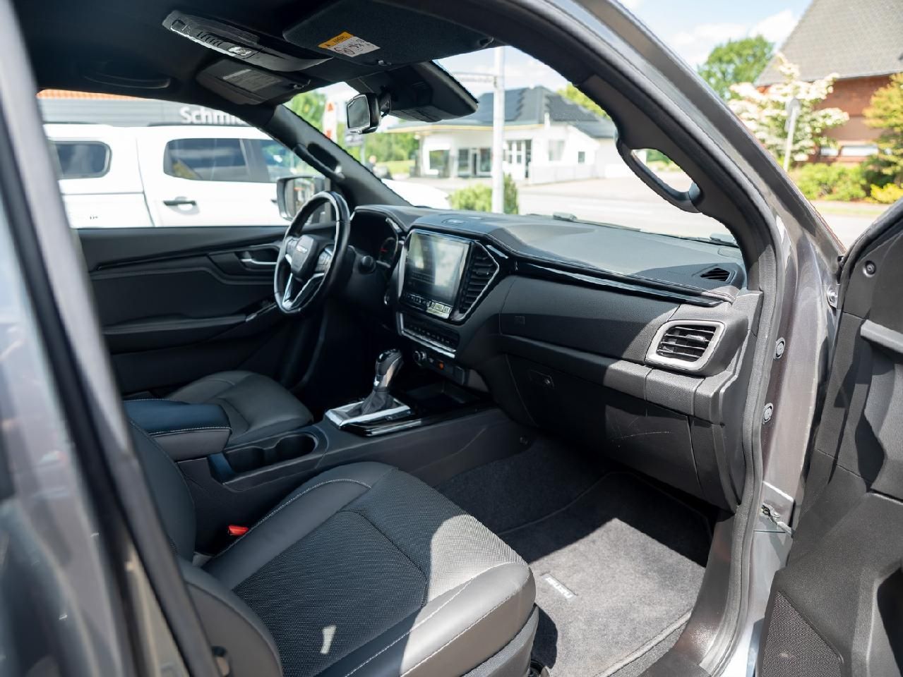 Fahrzeugabbildung Isuzu D-Max Space Cab 4WD LSE