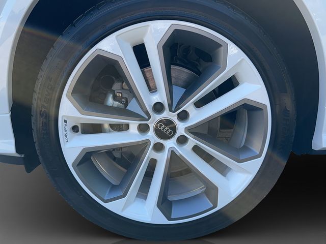 Q2 S line 35 TFSI 110150 kWPS S tronic