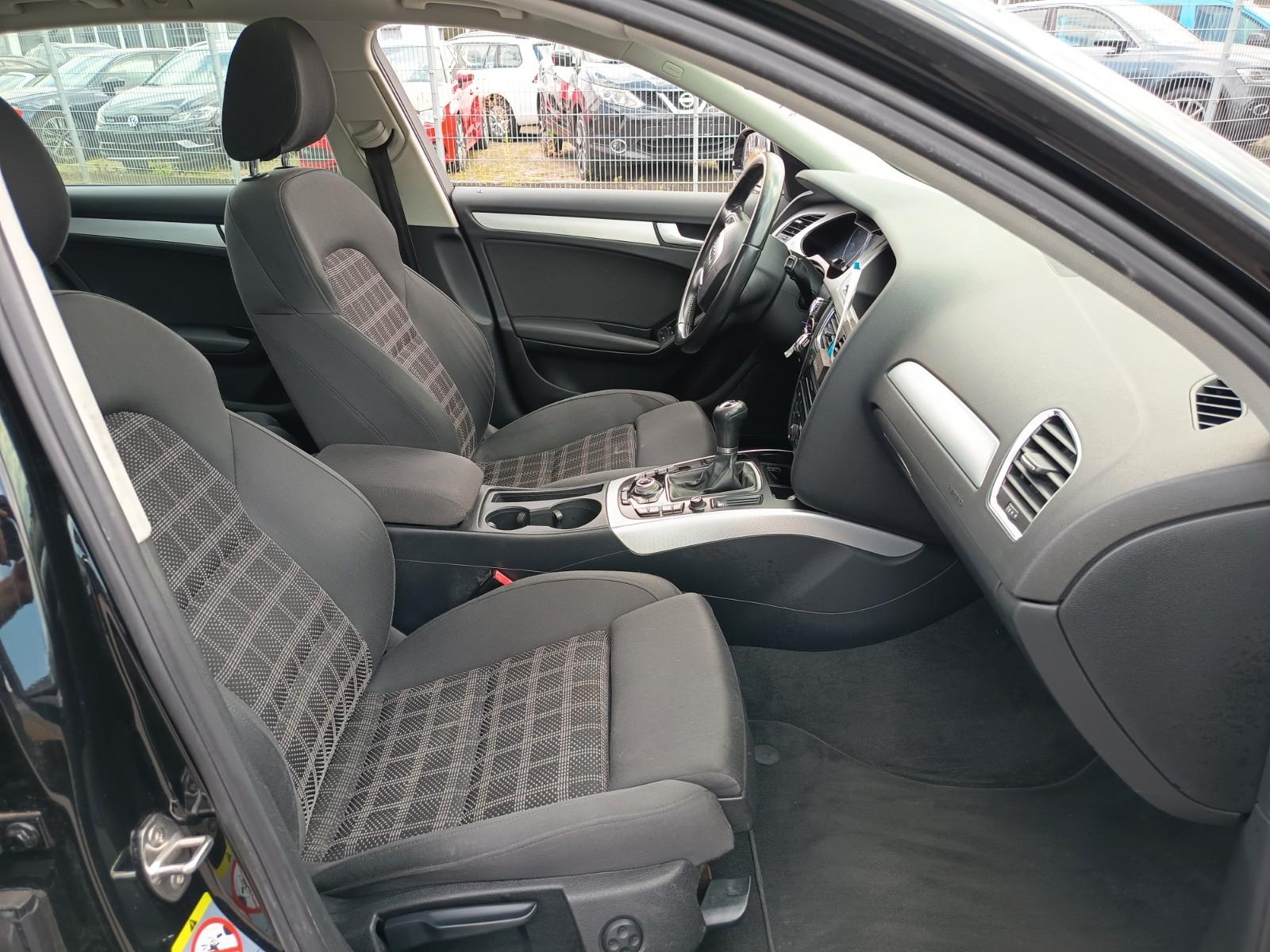 Audi A4 2011 — photo 12