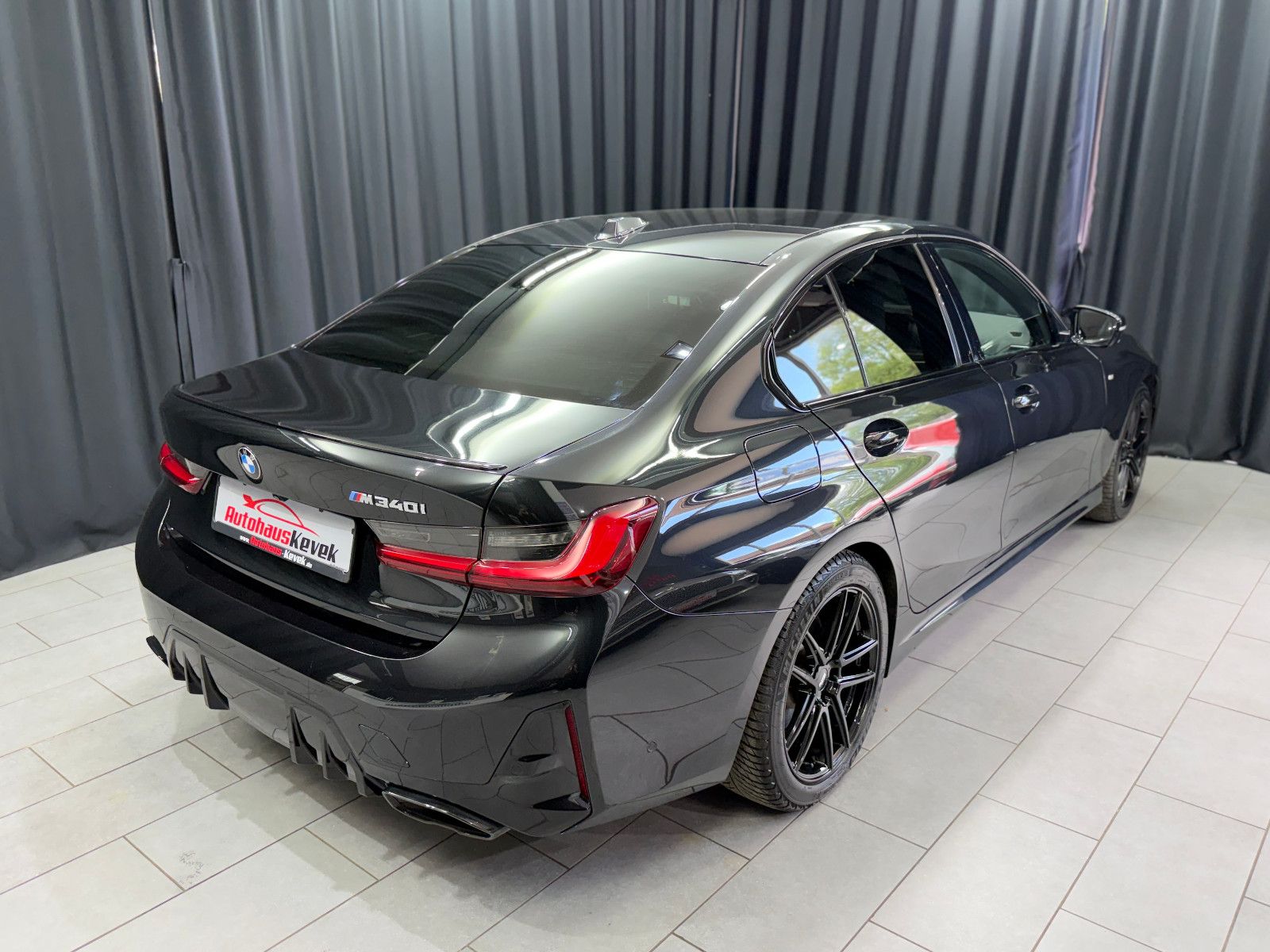 Fahrzeugabbildung BMW M340i xDrive Limousine |HiFi|360°|HuD