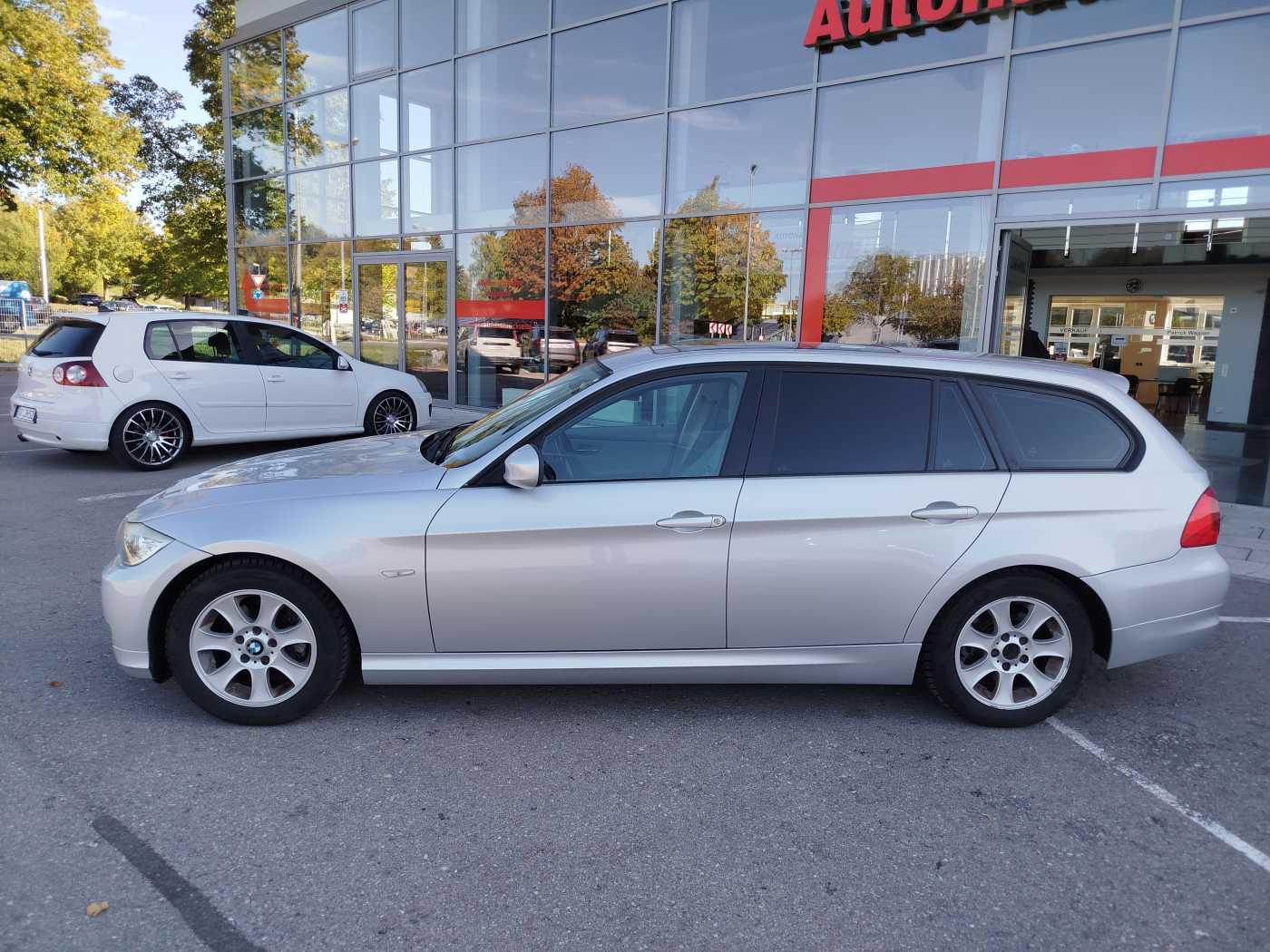 BMW 318 2010 — photo 7