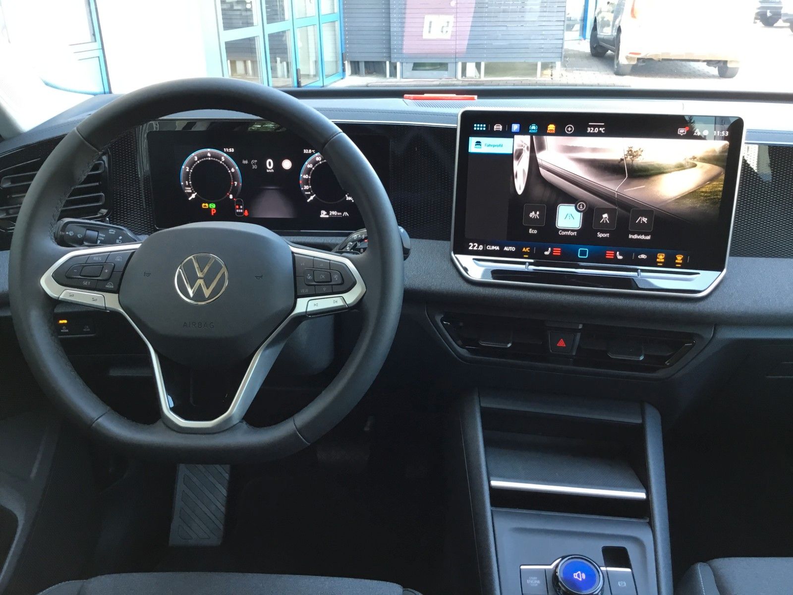 Fahrzeugabbildung Volkswagen Tiguan 1.5 eTSI DSG+AHK+LED+Kamera+Sitzheizung