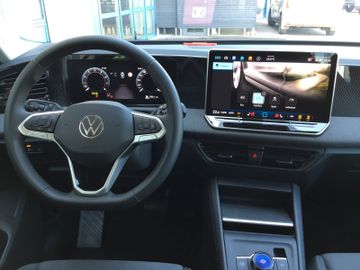 Volkswagen Tiguan - 12