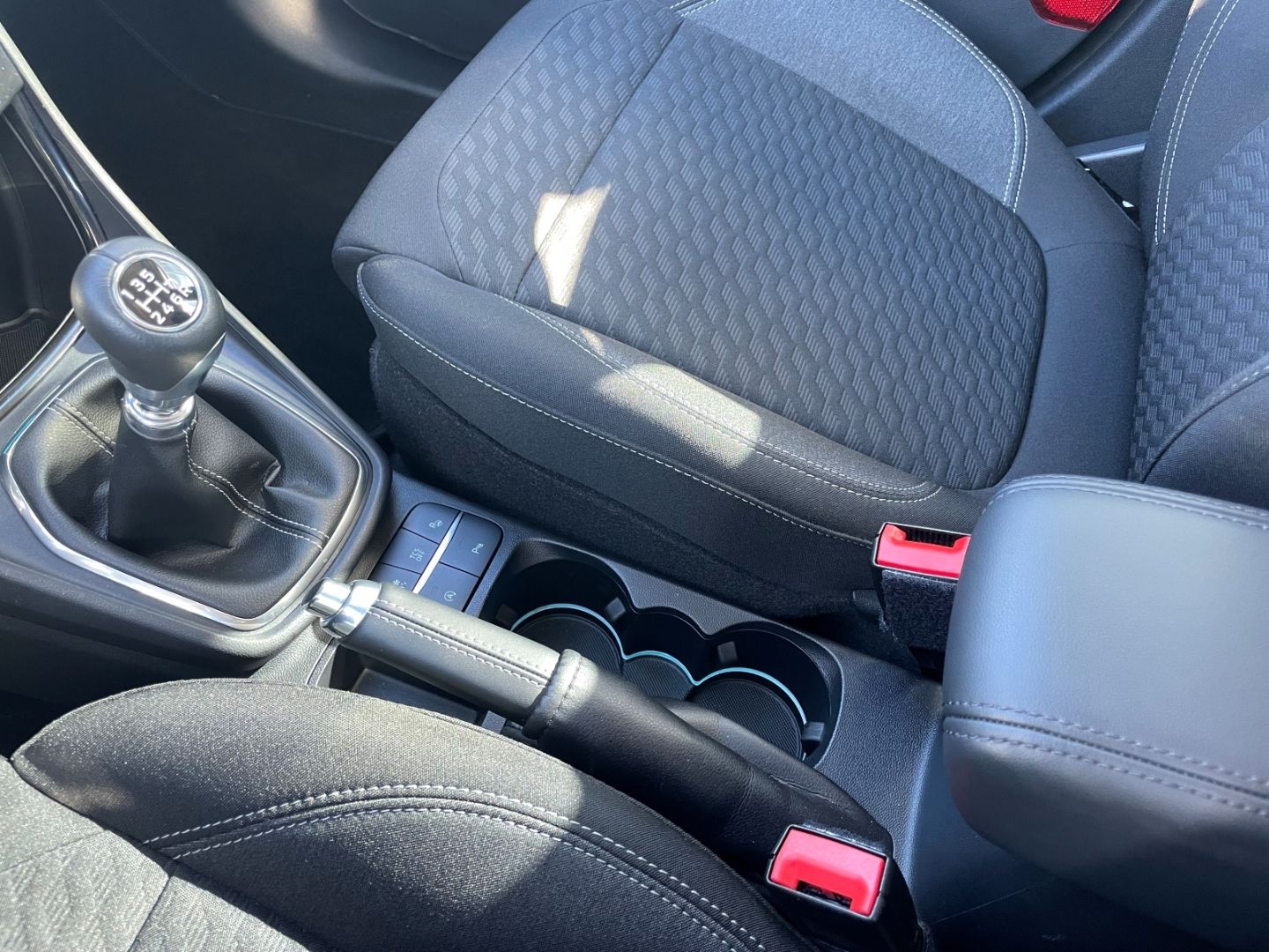 Fahrzeugabbildung Ford Puma Titanium Navi Rückf. Kamera Tempomat