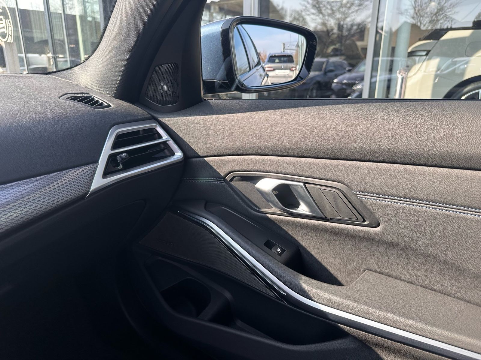 BMW 330 - Bild 14