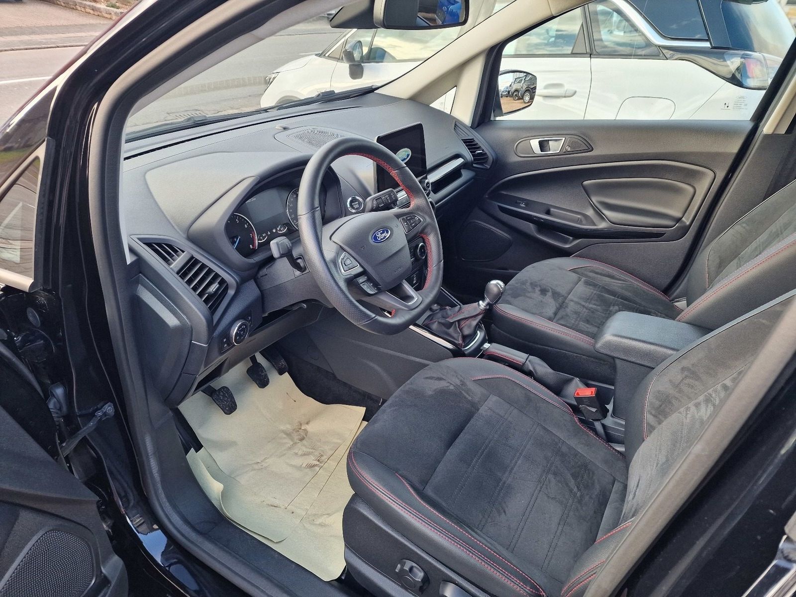 Fahrzeugabbildung Ford EcoSport ST-Line, Technik+Winter+Fahreras.Paket