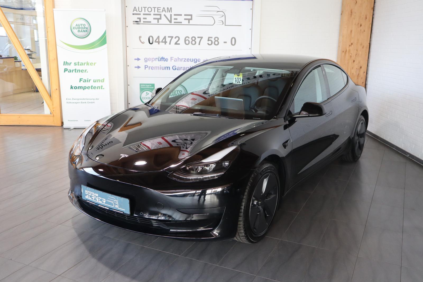 Tesla Model 3 55 kWh Standart Range+PANO/AHK/360°