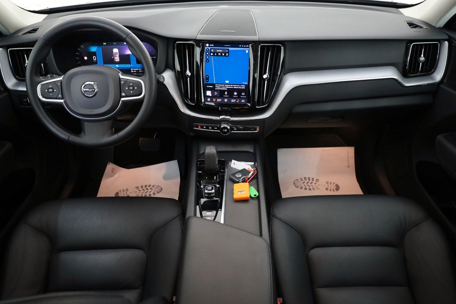 Fahrzeugabbildung Volvo XC60 T6 AWD Inscription,Kamera,4xSH,ACC,Pano,AHK