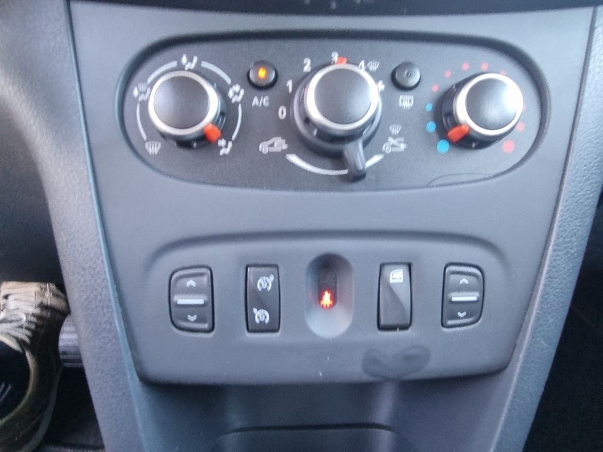 Fahrzeugabbildung Dacia Sandero Stepway Prestige TCe 90