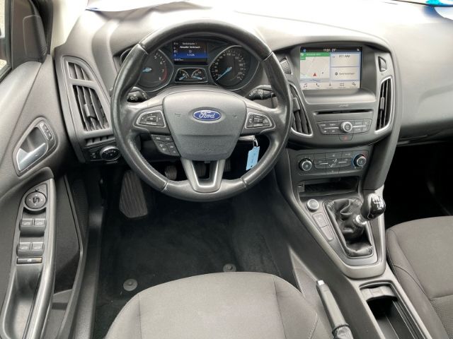 Fahrzeugabbildung Ford Focus 1.5 EcoBoost Xenon, Navi, Einparkhilfe, Kl