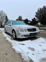 Mercedes-Benz 211 K | Bj. 2003 - Mercedes-Benz 200 aus 2003