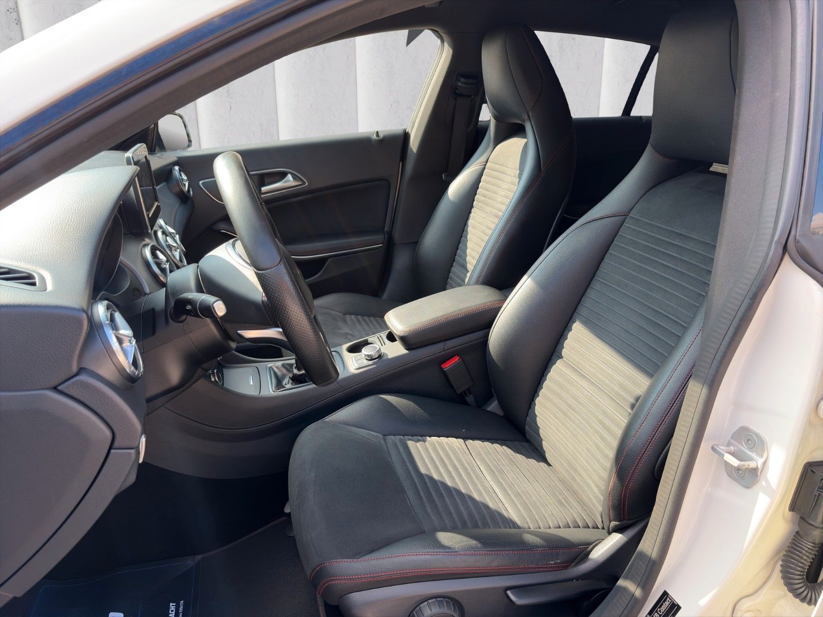 Fahrzeugabbildung Mercedes-Benz CLA 200 AMG Line SB*Night-Paket*Xenon*SHZ*Navi**