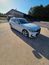 BMW 330i Touring M Sport Auto,SH,AHK,CAM,PANO,Leder - BMW 330 in Dortmund