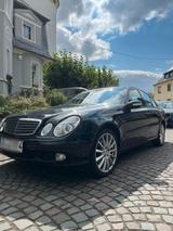Mercedes-Benz Mercedes E240 - gebrauchte Mercedes-Benz E 240 aus dem Jahr 2002
