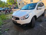 Nissan qashqai - Nissan Qashqai: Van