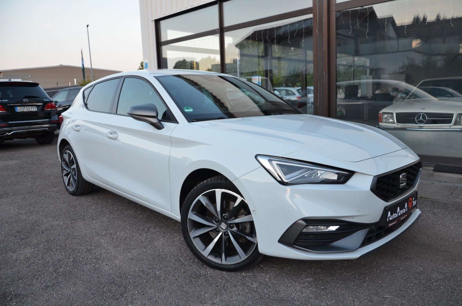Seat Leon 1.4 e-HYBR,Au,Klima,Navi,PDC+Kamr,Distronic imagem 3
