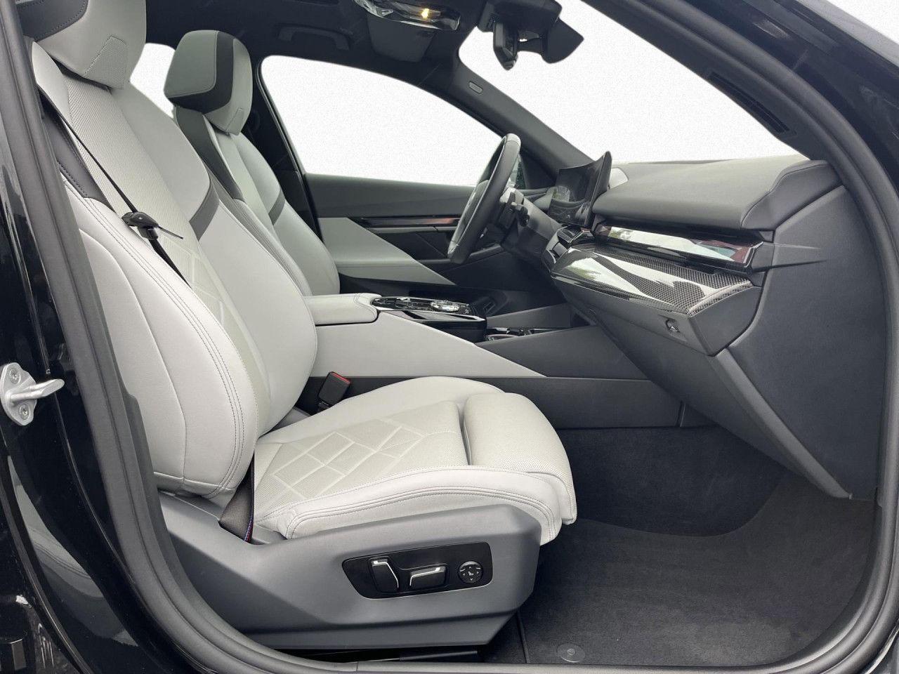 BMW 530e xDr T M SPORT PRO B&W,Pano,AHK,AutoB,Iconic