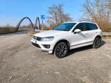 Volkswagen VW Tuareg R-Line 3.0 V6 mit Anhängekupplung - VW Touareg Gebrauchtwagen in Hannover