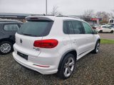 Volkswagen Tiguan Sport & Style DSG 4Motion R-Line NAVI BT - Volkswagen Tiguan: Motion