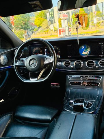MERCEDES-BENZ Mercedes E220 AMG Line/Neue TÜV/ Virtual C...