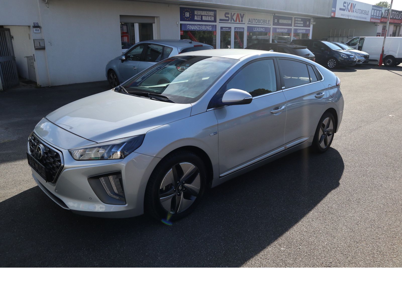 Fahrzeugabbildung Hyundai IONIQ Premium Hybrid Navi Scheckheftgepflegt